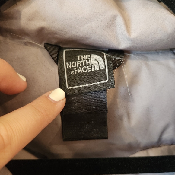 The North Face Girl's Black Puffer 550 Coat- Size XL (18) - Picture 9 of 10